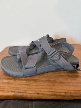 Men’s Chaco sandals size 10